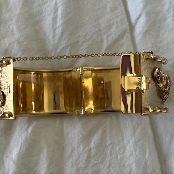 Vintage cuff bracelet- costume design - Picture 4 of 4